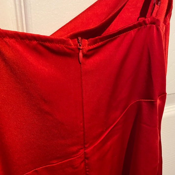 Red satin dress - Picture 3 of 6